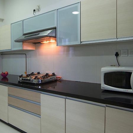 Amanora Park Town Bed and Breakfast Poona Buitenkant foto
