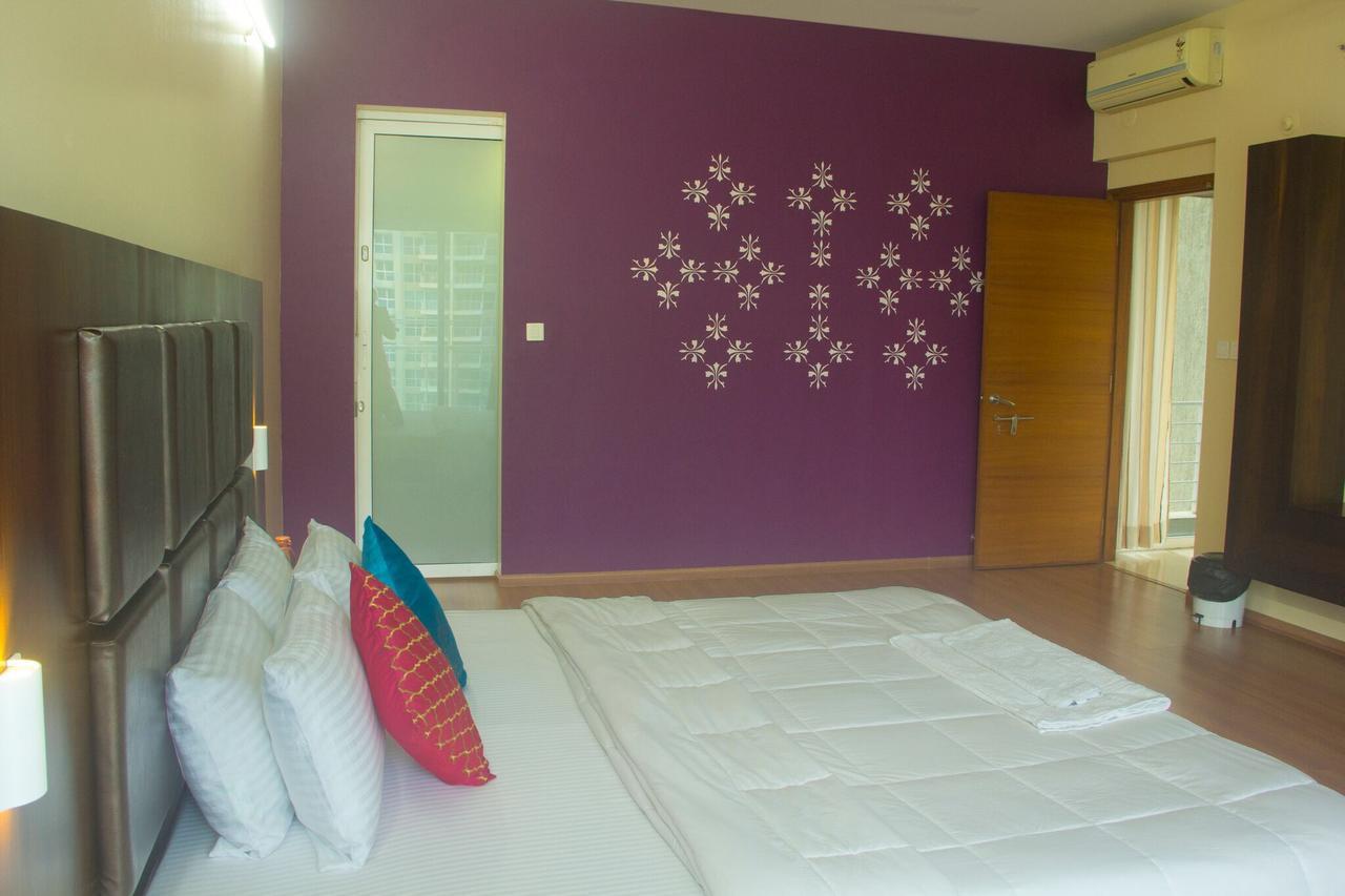 Amanora Park Town Bed and Breakfast Poona Buitenkant foto